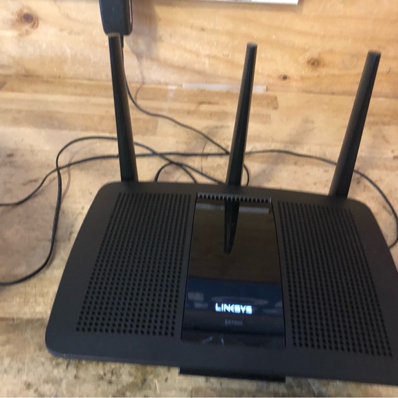 Linksys EA7300 AC1750 MU-MIMO Dual-Band Gigabit Wi-Fi Wireless Router w/ Adapter - Picture 14 of 15